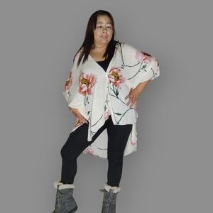 Eclipse Women's Medium Elegant Cream and Green Kimono Tunic